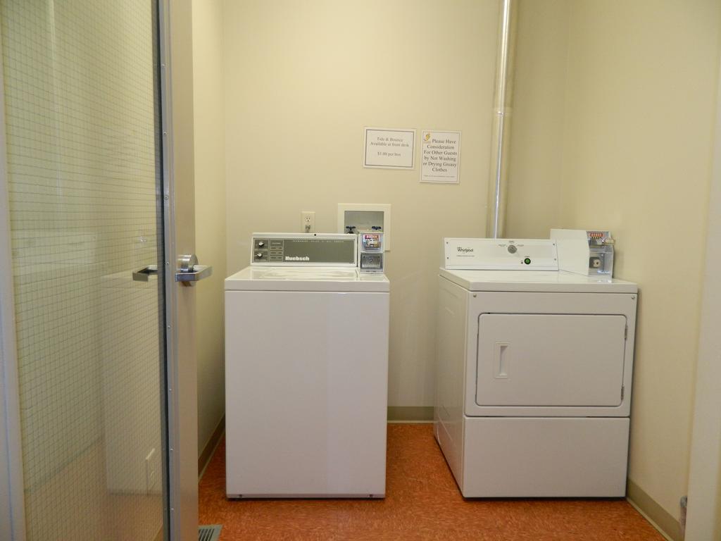 Gold Eagle Lodge North Battleford Εξωτερικό φωτογραφία
